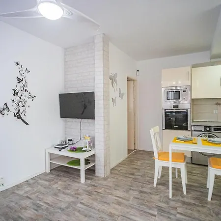 Mariposa En Frontera/primavera * Costa del Silencio