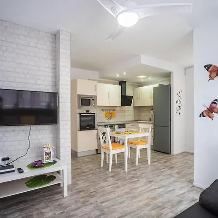 Mariposa En Frontera/primavera * Costa del Silencio