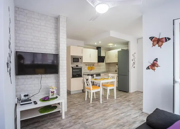 Mariposa En Frontera/primavera * Costa Del Silencio